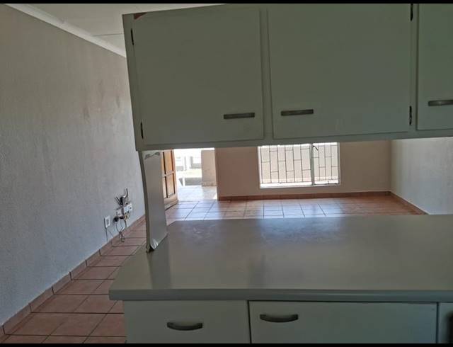 3 BEDROOM PROPERTY TO RENT IN DIE BULT